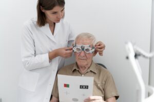 find a cataract surgeon